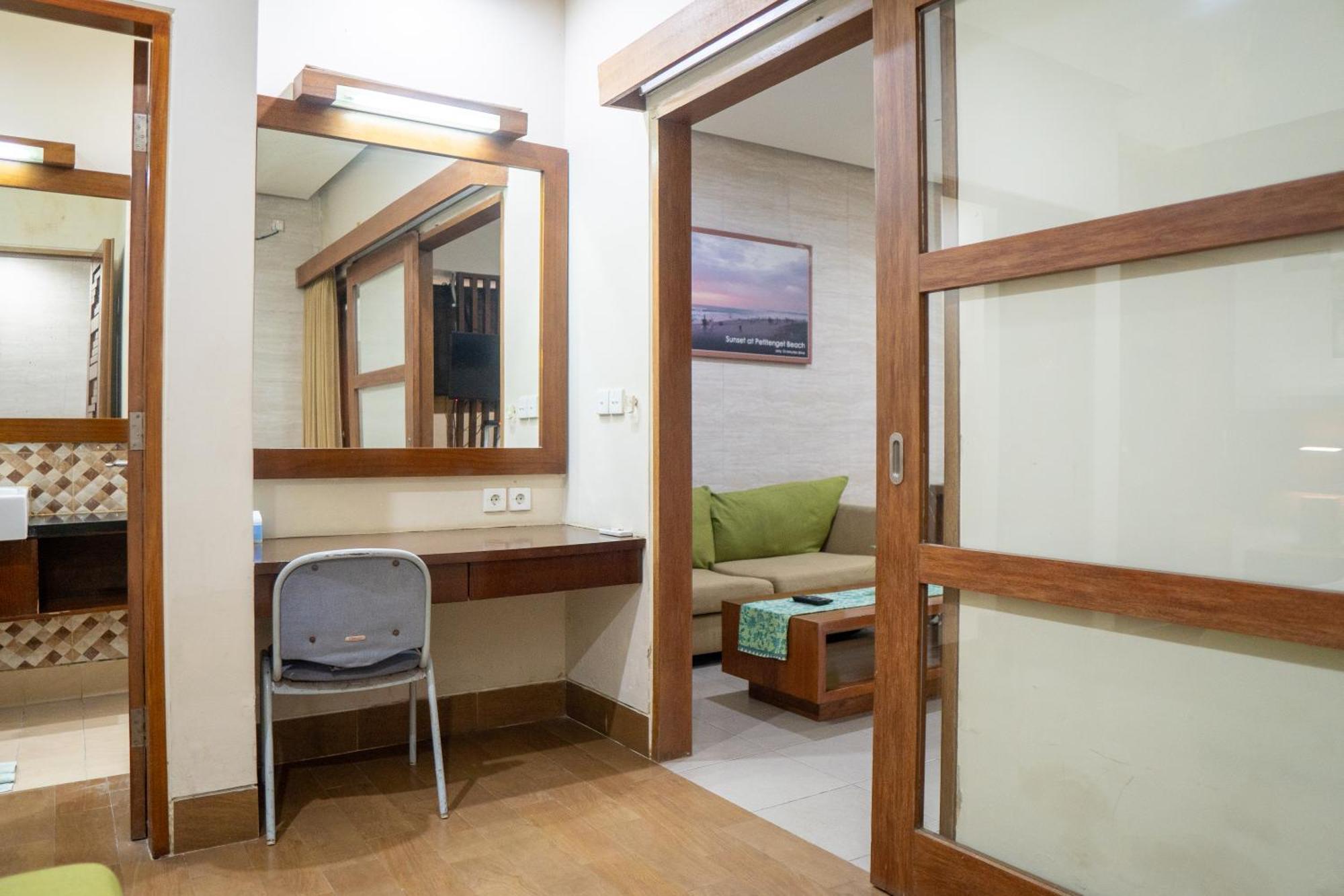 The Green Zhurga Suite Kerobokan Exterior foto