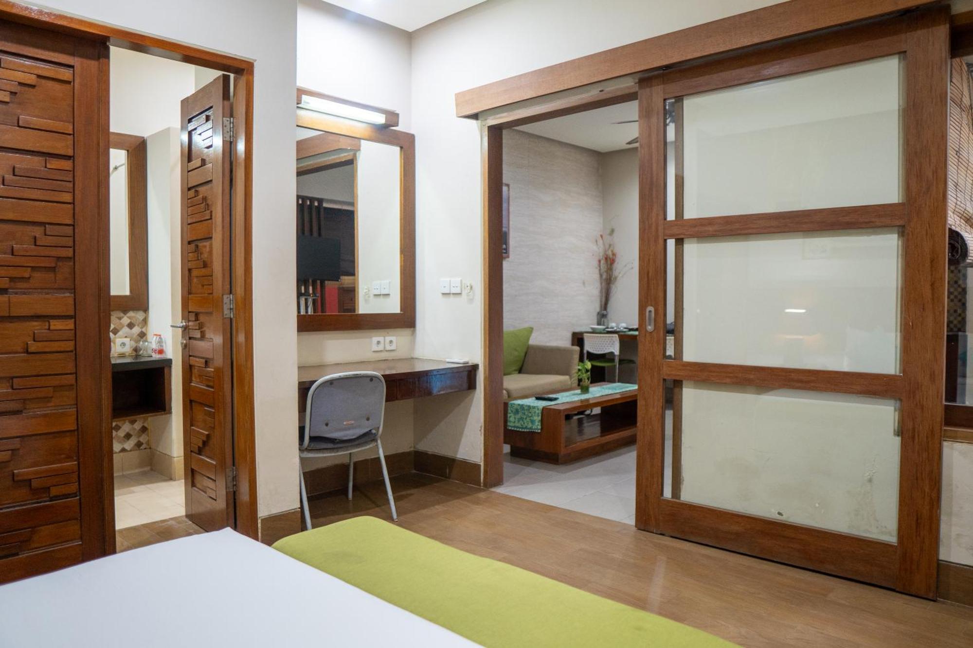 The Green Zhurga Suite Kerobokan Exterior foto