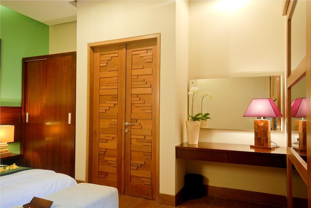 The Green Zhurga Suite Kerobokan Habitación foto
